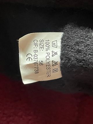 Conjunto bufanda, gorro y guantes color burdeos