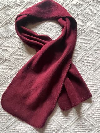 Conjunto bufanda, gorro y guantes color burdeos