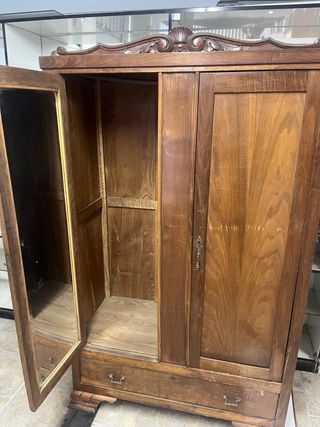 Armario antiguo de castaño