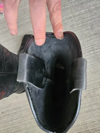 Stivali neri con fiori