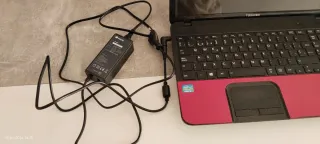 Ordenador Portátil Toshiba Negro y Rojo