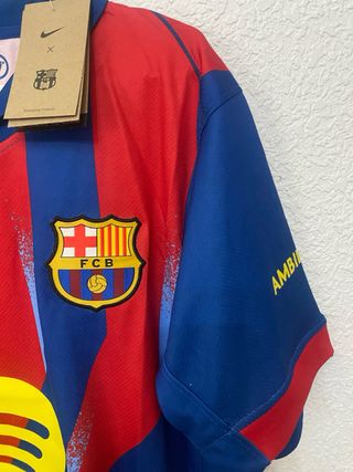 Camiseta deportiva azul y granate talla M