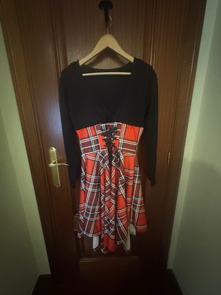 Vestido Negro y Rojo