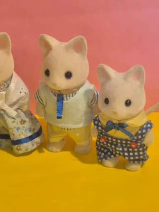 Famiglia Sylvanian gatti bianchi