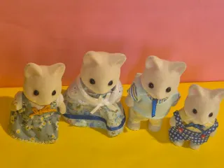 Famiglia Sylvanian gatti bianchi
