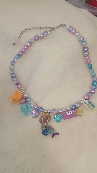 Llavero con dijes de sirena y corazón