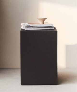 Mesa auxiliar metal Zara Home