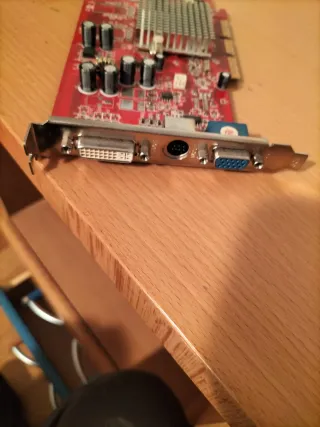 Tarjeta Gráfica ATI Radeon 9600 SE