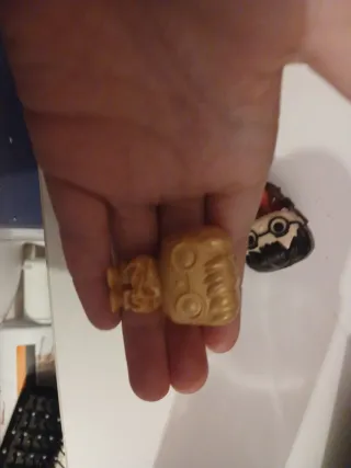 2 Figuras Harry Potter (Normal y Dorado)