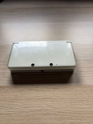 Nintendo 3DS (Blanca) + Accesorios