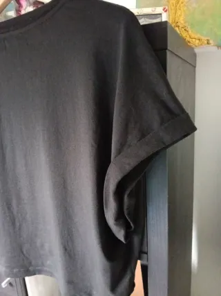 Camiseta Crop Top M Negra Inside Holgada