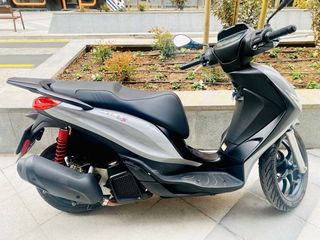Piaggio Medley S ABS Gris/Negro