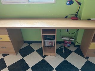 Escritorio madera grande