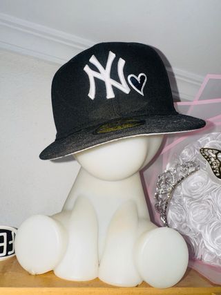 Gorra New Era Negra Corazón Talla 7 5/8( 60cm)