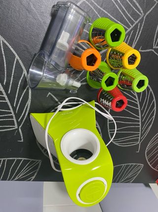 Rayador eléctrico SOGO con accesorios