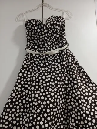 Vestido de fiesta lunares blanco y negro