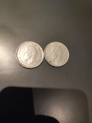 Monedas de 25 pesetas de 1975 estrellas 78y76