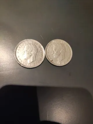 Monedas de 25 pesetas de 1975 estrellas 78y76