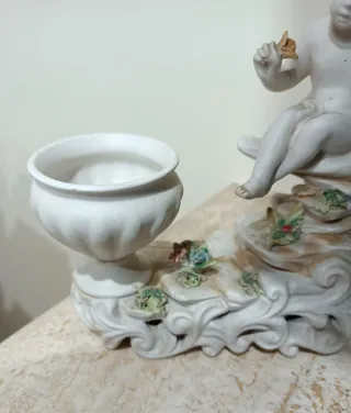 Antica statuina Puttino in ceramica di Capodimonte