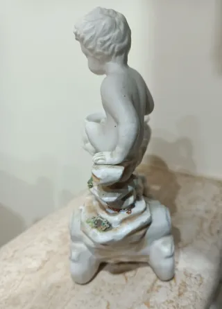 Antica statuina Puttino in ceramica di Capodimonte