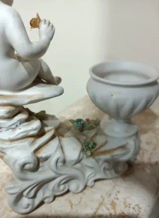 Antica statuina Puttino in ceramica di Capodimonte