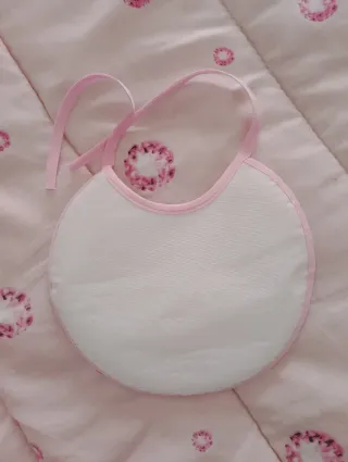 Bavetta neonata ricamata orsetto e cuori