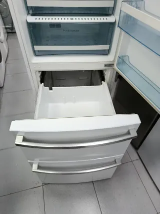 Nevera marca HAIER 190,cm garantía + transporte