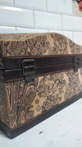 Baúl antiguo decorado