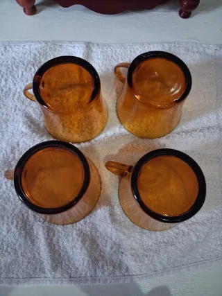 Set di 4 tazze in ambra