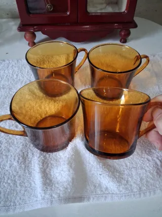 Set di 4 tazze in ambra