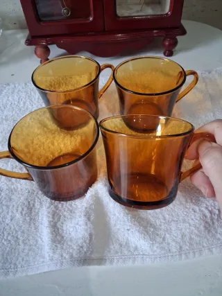 Set di 4 tazze in ambra