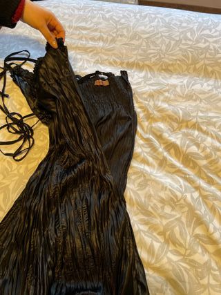 Vestido fiesta negro raso tirantes finos