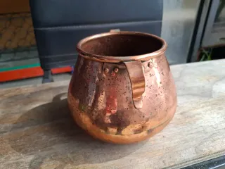 Olla de cobre con asas