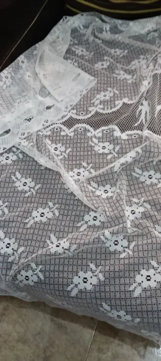 Cortinas de encaje y tela a cuadros