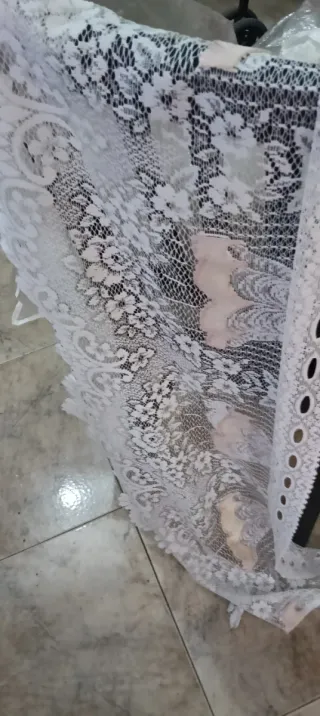 Cortinas de encaje y tela a cuadros