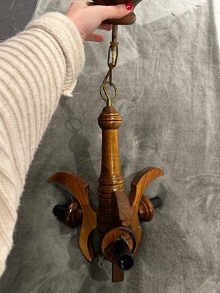 Lámpara de madera con globo de cristal