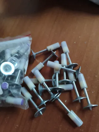 Clavos fulminantes para pistola