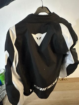 Chaqueta Dainese Moto Negra y Blanca