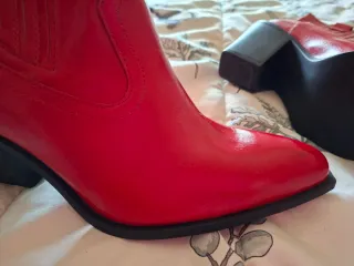 Botas Pull&Bear rojas nuevas