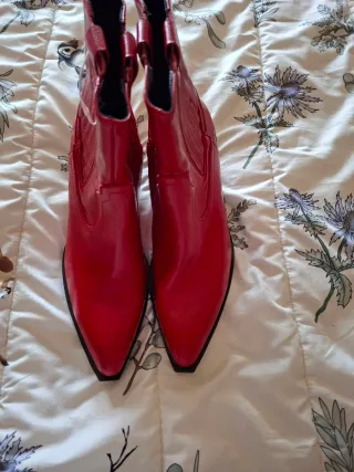 Botas Pull&Bear rojas nuevas