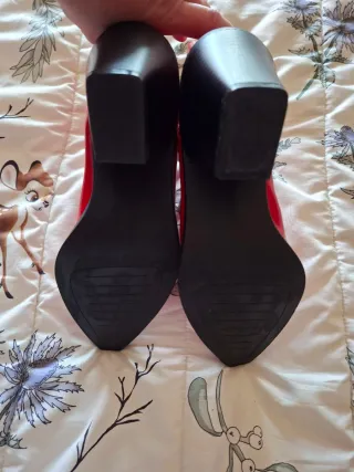 Botas Pull&Bear rojas nuevas