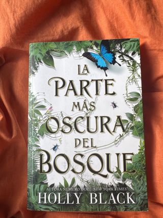 La parte más oscura del bosque, de Hollu Black