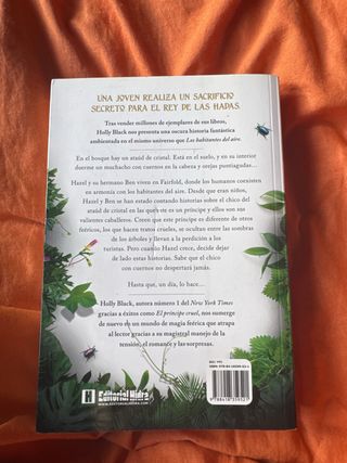 La parte más oscura del bosque, de Hollu Black