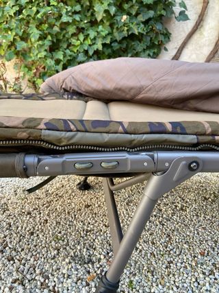 Colchoneta de pesca FOX Flatliner 6 patas