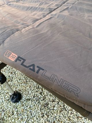 Colchoneta de pesca FOX Flatliner 6 patas