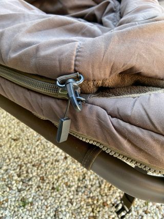 Colchoneta de pesca FOX Flatliner 6 patas