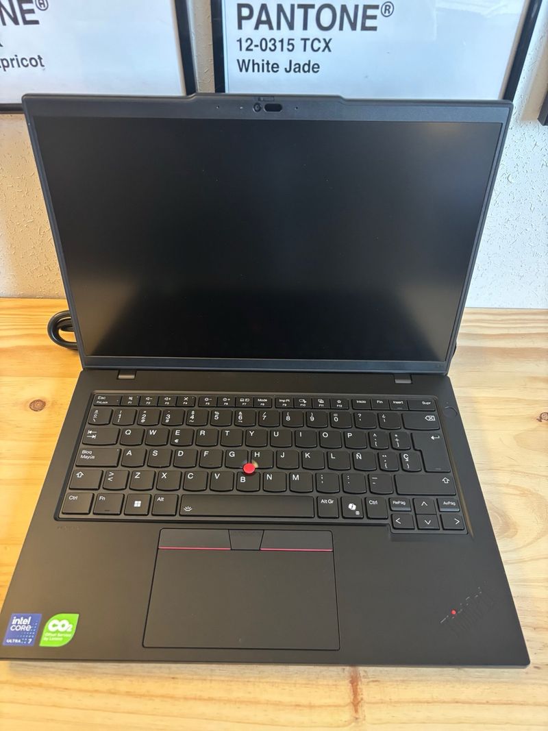 Portátil Lenovo i7 Negro NUEVO A ESTRENAR