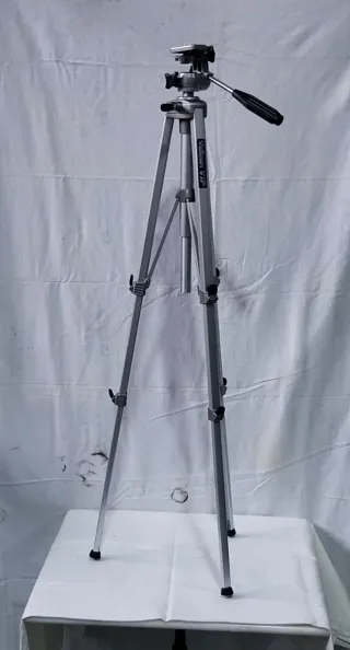 Trípode Velbon para cámara