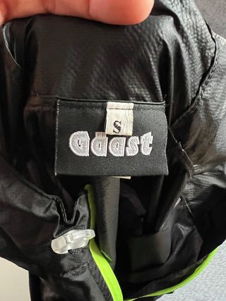 Chaqueta impermeable ligera negra Talla S