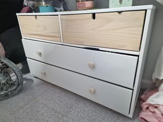 Cajonera blanca y madera